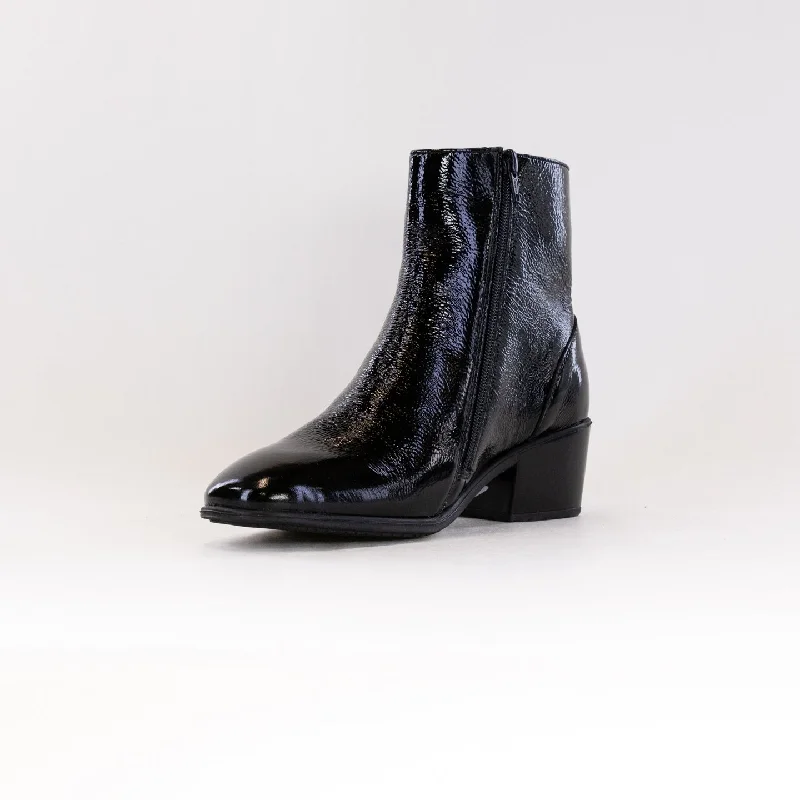 Naot Goodie (Women's) - Black Crinkle Patent Leather