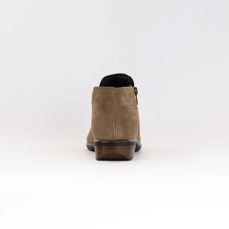 Naot Helm (Women's) - Acorn Suede