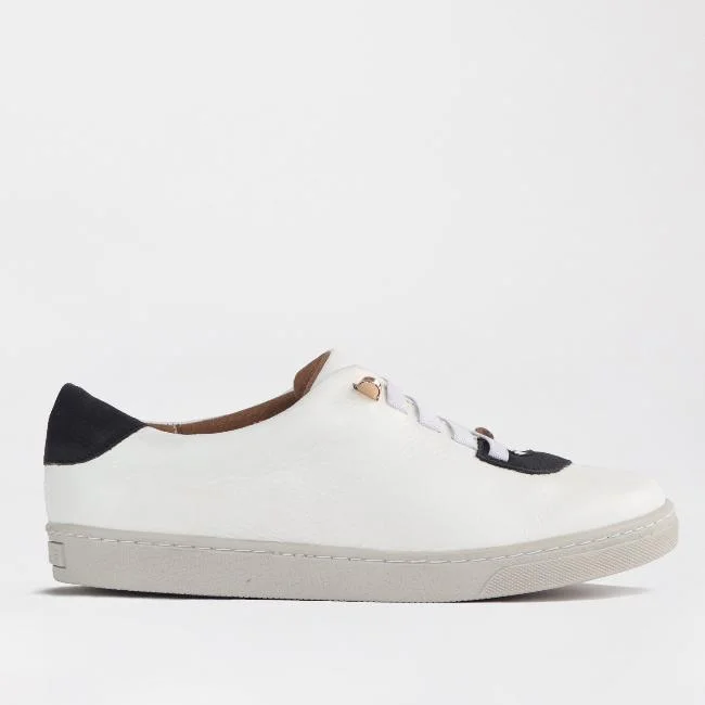 Sneaker with Removable Footbed in White -12187