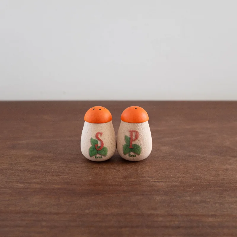 NEW Wooden Salt and Pepper Shaker Set