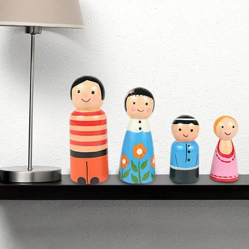 Wooden family peg dolls  -pack of 4