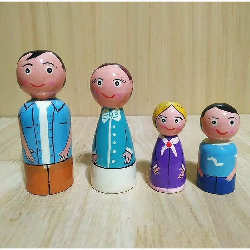 Wooden Peg Dolls Family - Pack of 4